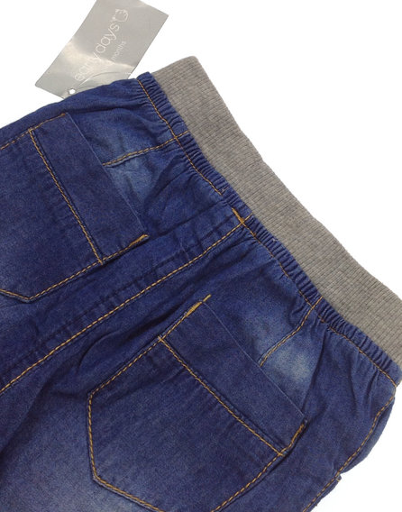 Early days vékony baba farmer