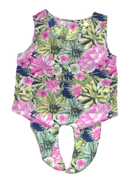 St. Bernard virág mintás kislány atléta