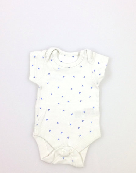 Marks&Spencer háromszög mintás baba body