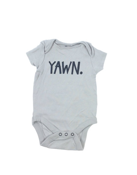 Next szürke kisfiú body