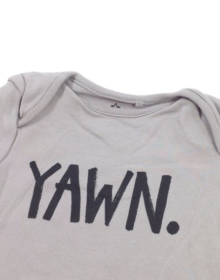 Next szürke kisfiú body