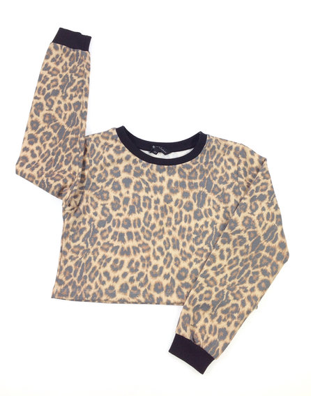 Matalan rövid szabású pulóver