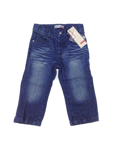 Name it koptatott kislány farmer