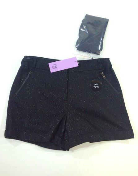 F&F csillogós szövet anyagú rövidnadrág, harisnyával