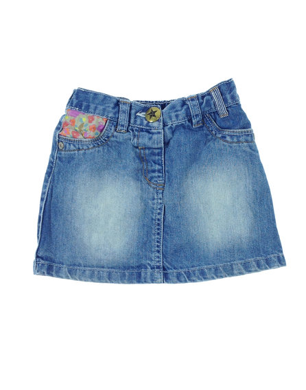 Next koptatott kislány szoknya