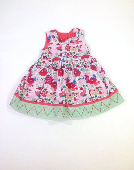 Virág mintás baba ruhácska