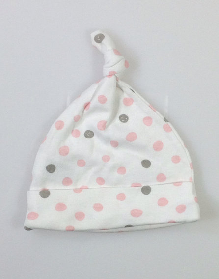 Dunnes pöttyös baba sapka