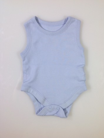 Matalan halvány kék ujjatlan body