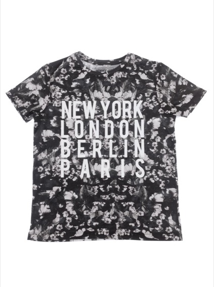 Matalan virágmintás fiú póló