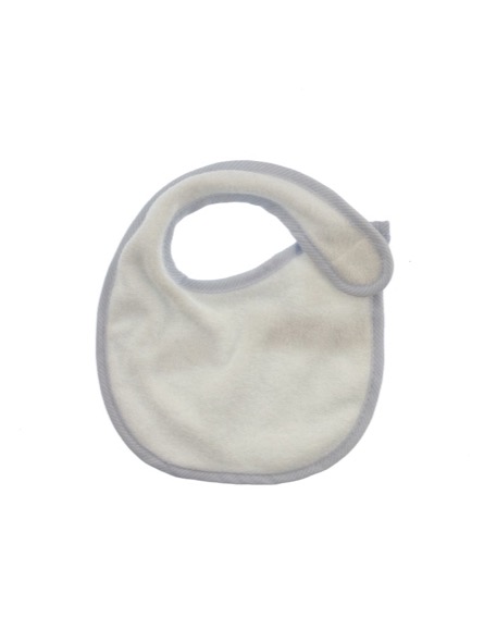 Törtfehér színű előke