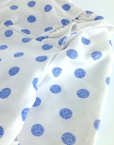 IDEXE mintás fehér babakardigán