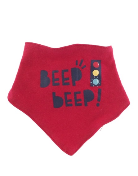 Primark feliratos piros előke