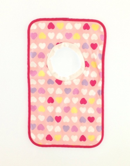 Szívmintás rózsaszín előke