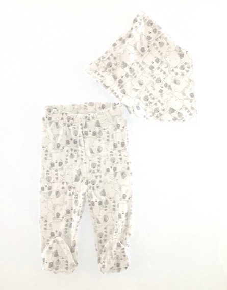 Matalan kisfiú állatkamintás fehér nadrág előkével