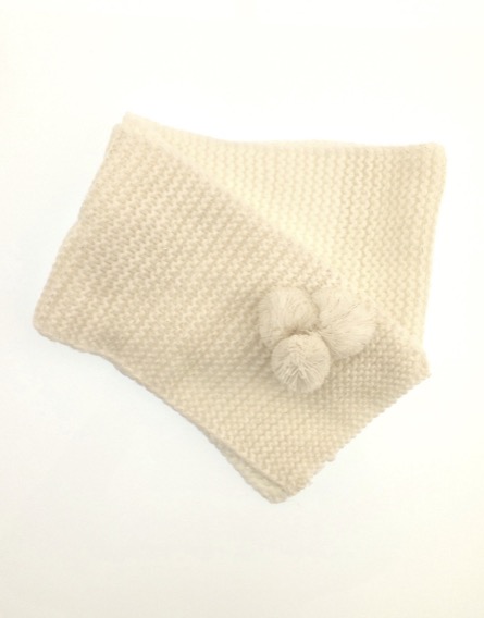 IDEXE törtfehér bojtos sál